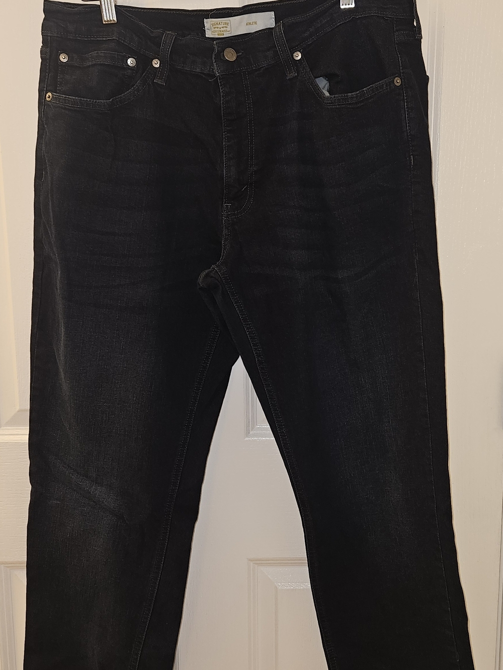 Athletic Men’s Dark Blue Jeans